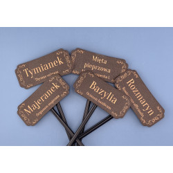 Personalisierte Pflanzenstecker mit Gravur